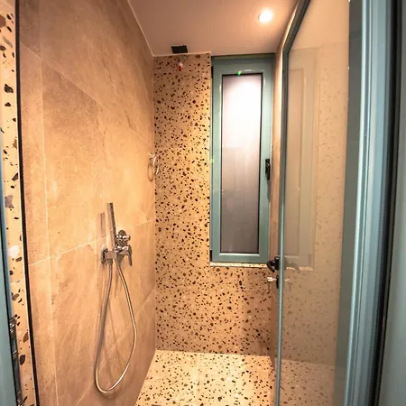 Vega 43 Sarandë