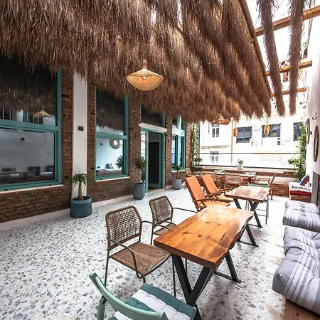 Vega 43 Hostel Sarande