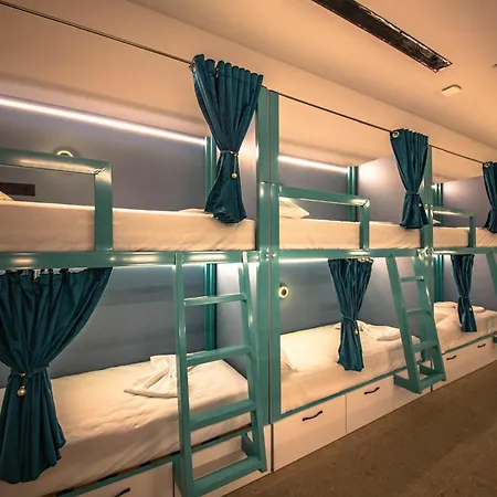 Vega 43 * Sarandë